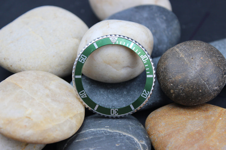 ROLEX SUBMARINER 16610LV 50TH ANNIVERSARY GENUINE KERMIT COMPLETE BEZEL