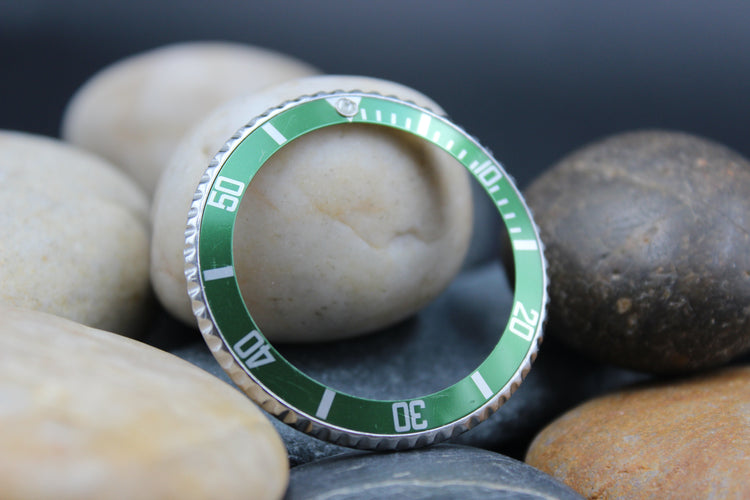 ROLEX SUBMARINER 16610LV 50TH ANNIVERSARY GENUINE KERMIT COMPLETE BEZEL