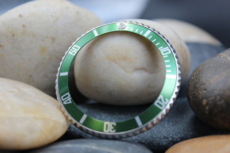 ROLEX SUBMARINER 16610LV 50TH ANNIVERSARY GENUINE KERMIT COMPLETE BEZEL